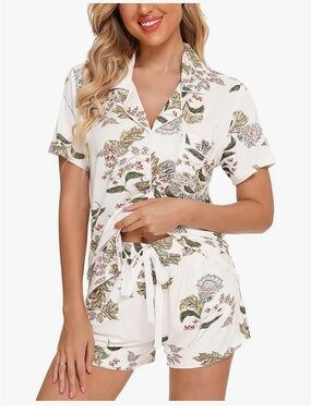 Amazon White Floral Women’s Pajama Set